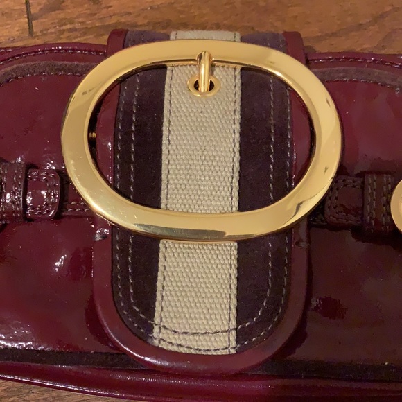 Juicy Couture burgundy patent leather clutch - Picture 3 of 11